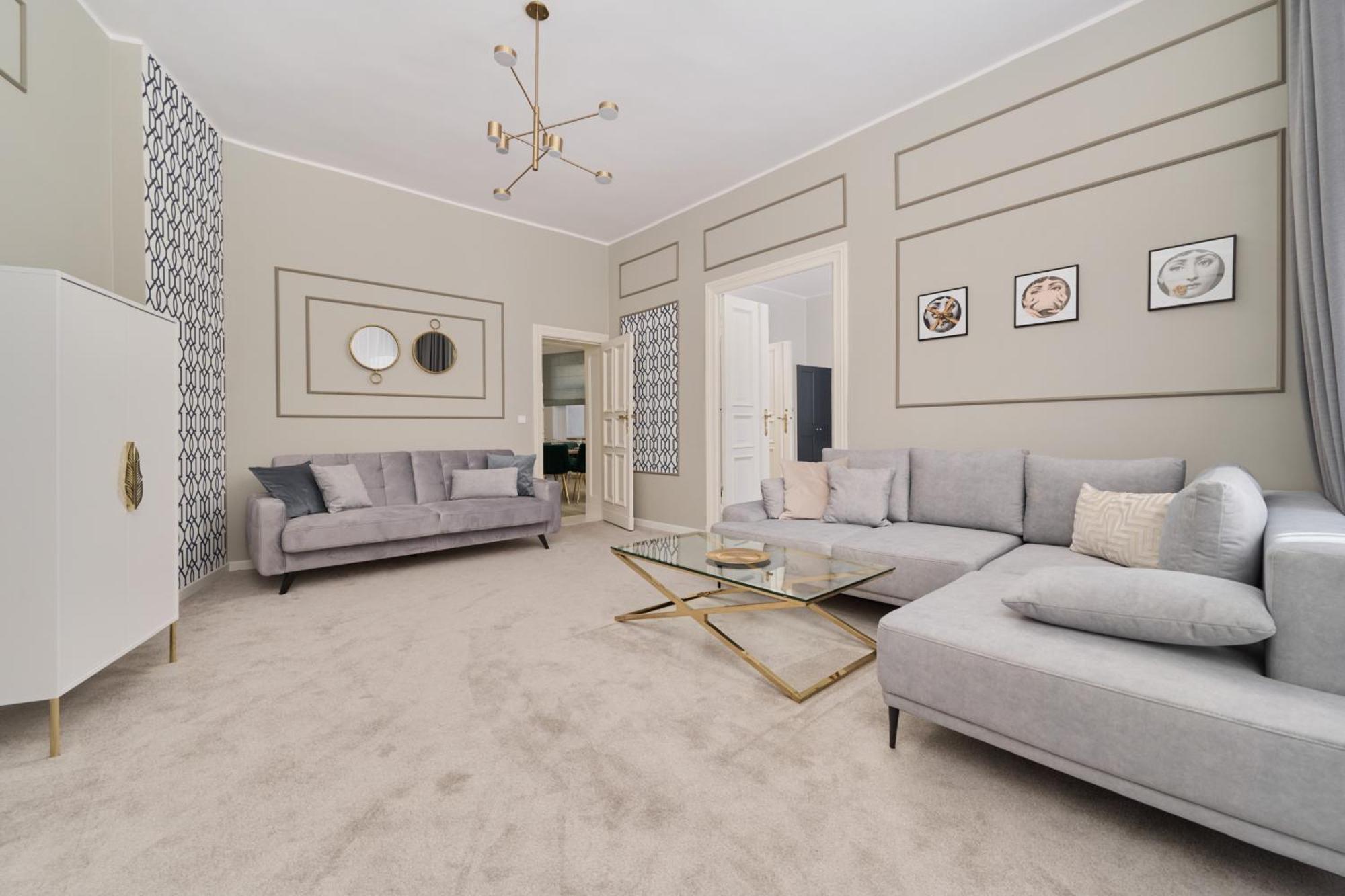 Elegant Swiety Marcin By Renters *